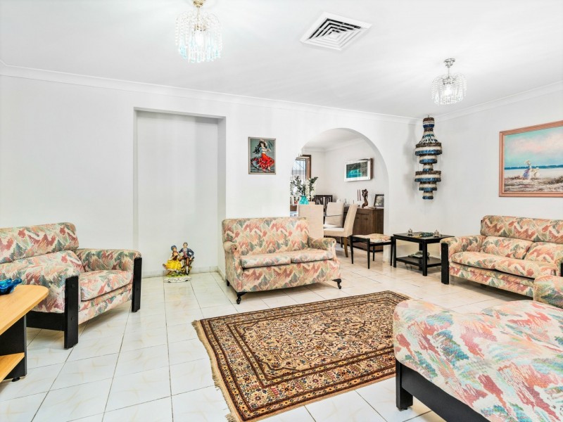 26 Woodlands Avenue, Bossley Park NSW 2176