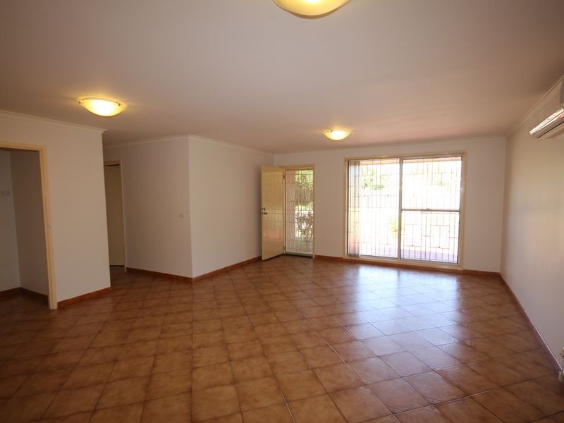 10 Sawell Street, Bossley Park NSW 2176