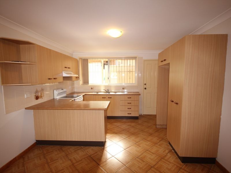 10 Sawell Street, Bossley Park NSW 2176