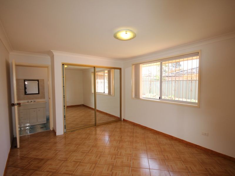 10 Sawell Street, Bossley Park NSW 2176