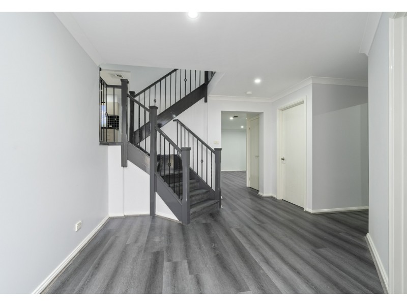 62 Kingfisher Avenue, Bossley Park NSW 2176