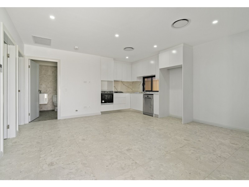 62 Kingfisher Avenue, Bossley Park NSW 2176