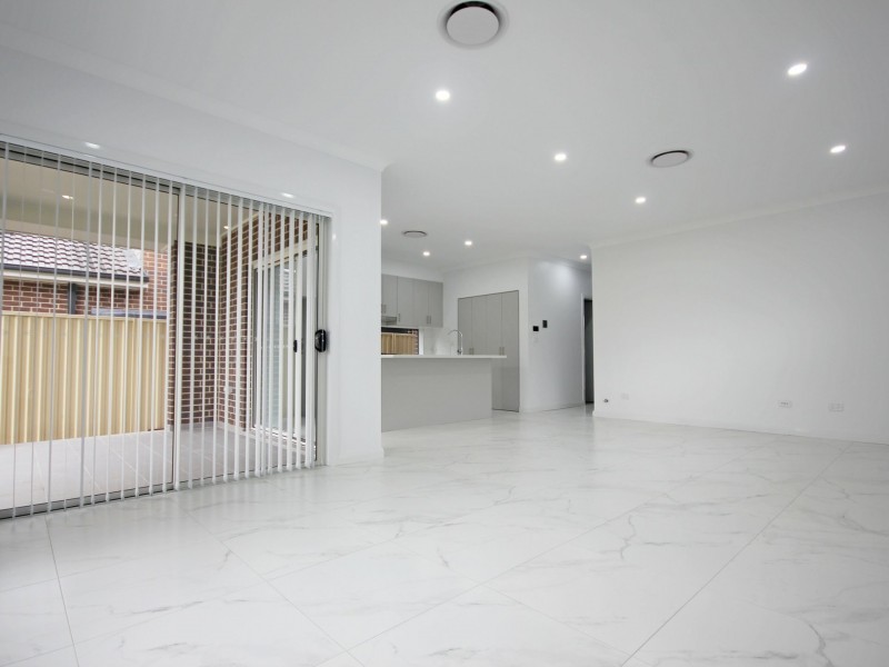 558B Smithfield Road, Greenfield Park NSW 2176