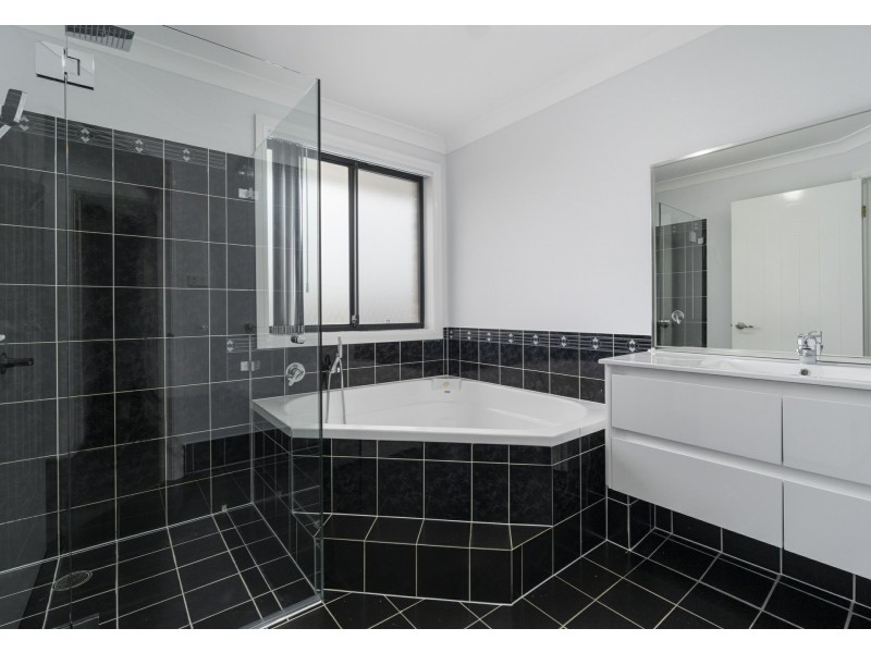 62 Kingfisher Avenue, Bossley Park NSW 2176