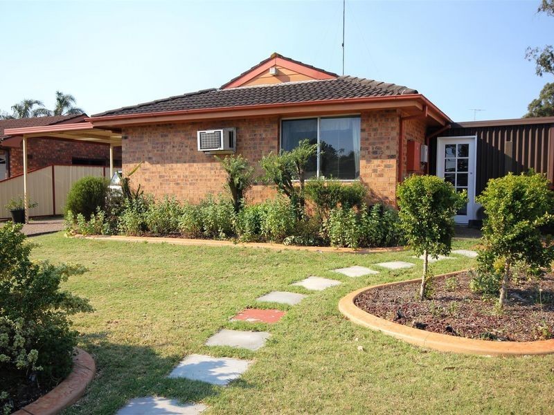 127 Banks Drive, St Clair NSW 2759