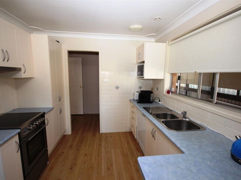 127 Banks Drive, St Clair NSW 2759