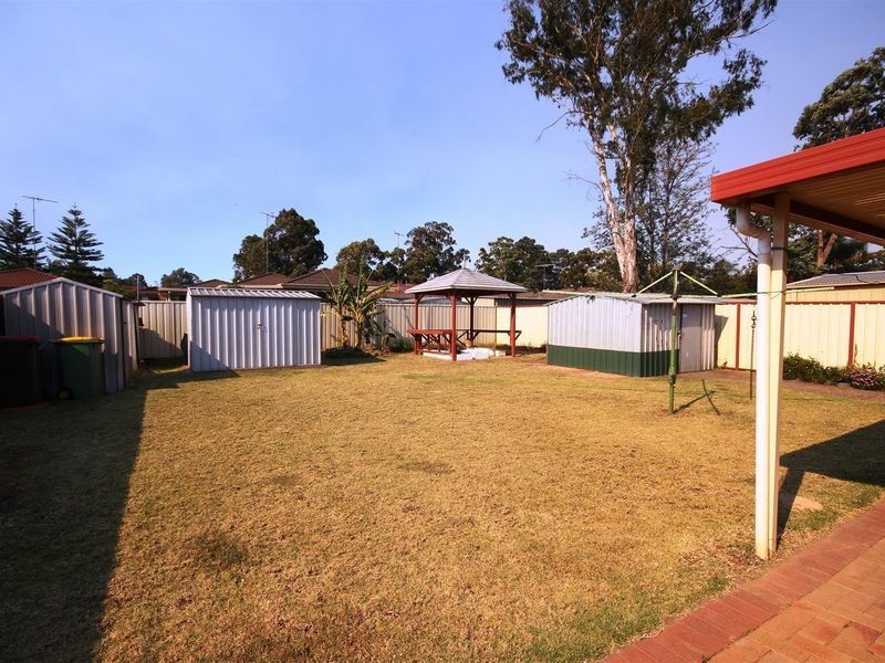 127 Banks Drive, St Clair NSW 2759