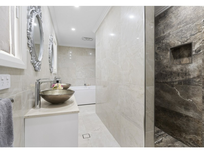 3 Caulfield Close, Currans Hill NSW 2567