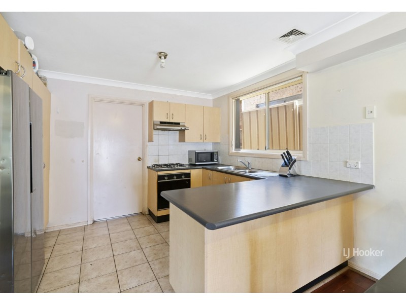 2a Glenalvon Place, West Hoxton NSW 2171