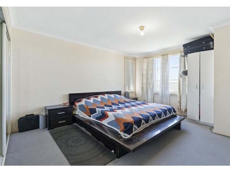 2a Glenalvon Place, West Hoxton NSW 2171