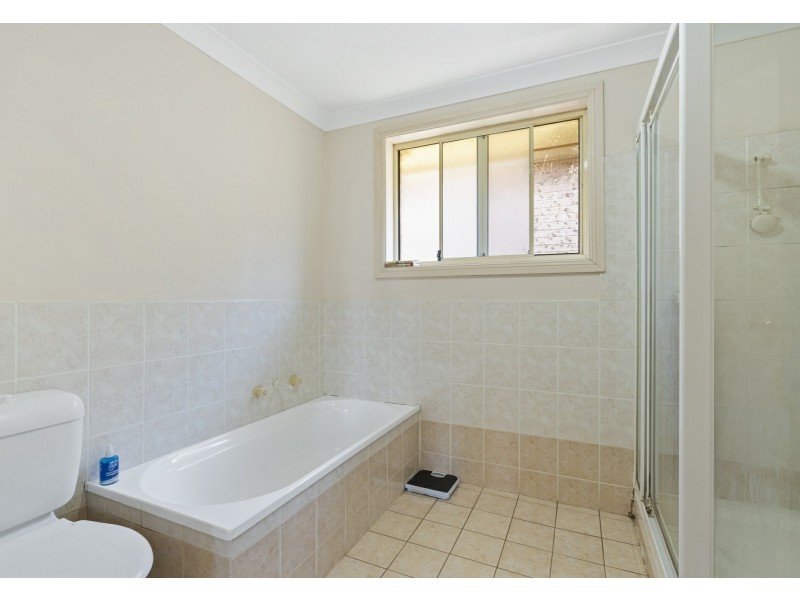 2a Glenalvon Place, West Hoxton NSW 2171