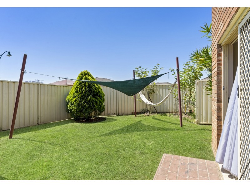 2a Glenalvon Place, West Hoxton NSW 2171