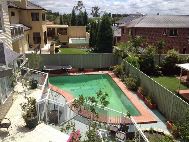 9 Hinder Close, Abbotsbury NSW 2176