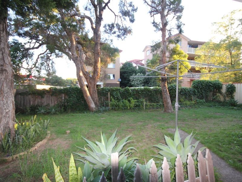 2/81 Harris Street, Fairfield NSW 2165