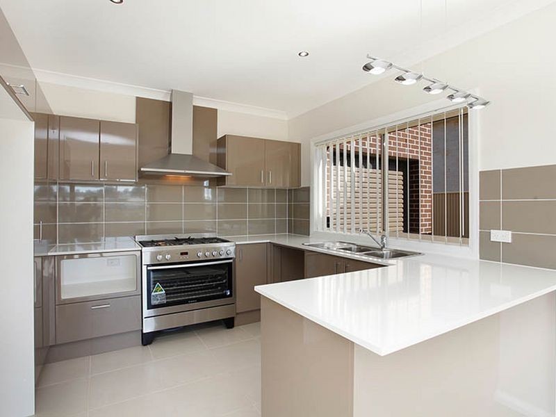 121 McGuiness Avenue, Middleton Grange NSW 2171