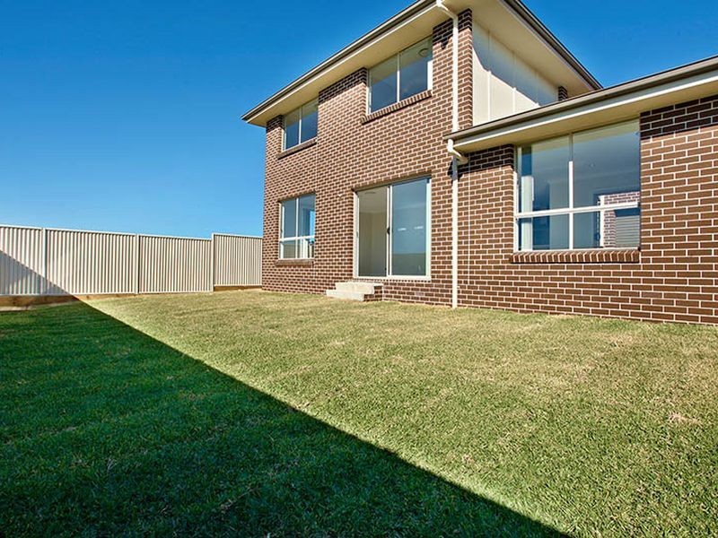 121 McGuiness Avenue, Middleton Grange NSW 2171