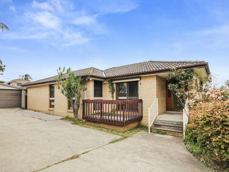 32 Bettong Crescent, Bossley Park NSW 2176