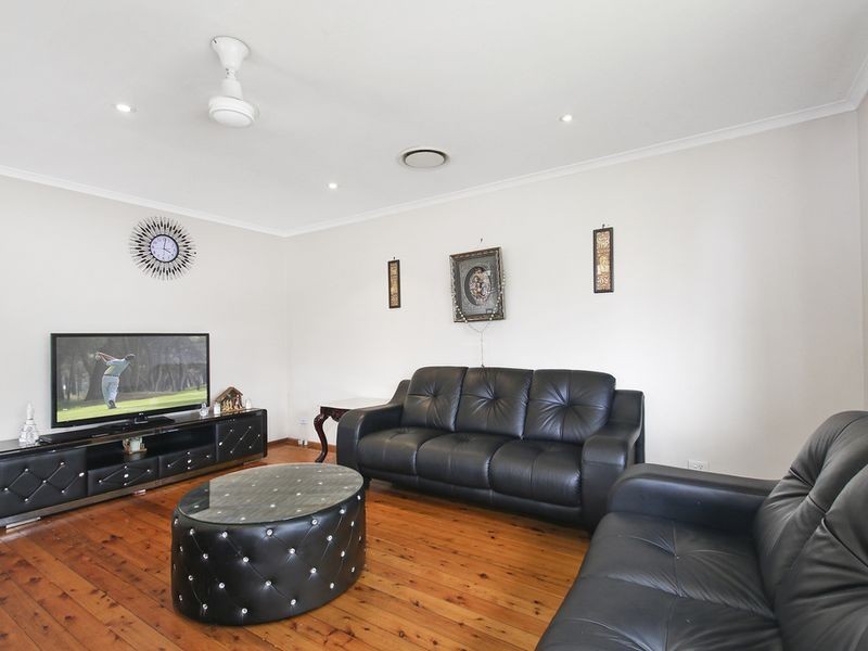 32 Bettong Crescent, Bossley Park NSW 2176