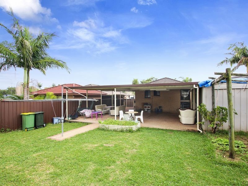 32 Bettong Crescent, Bossley Park NSW 2176