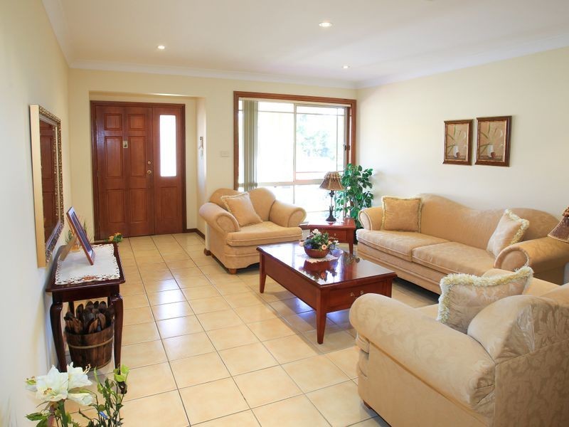 6 Palace Court, Cecil Hills NSW 2171