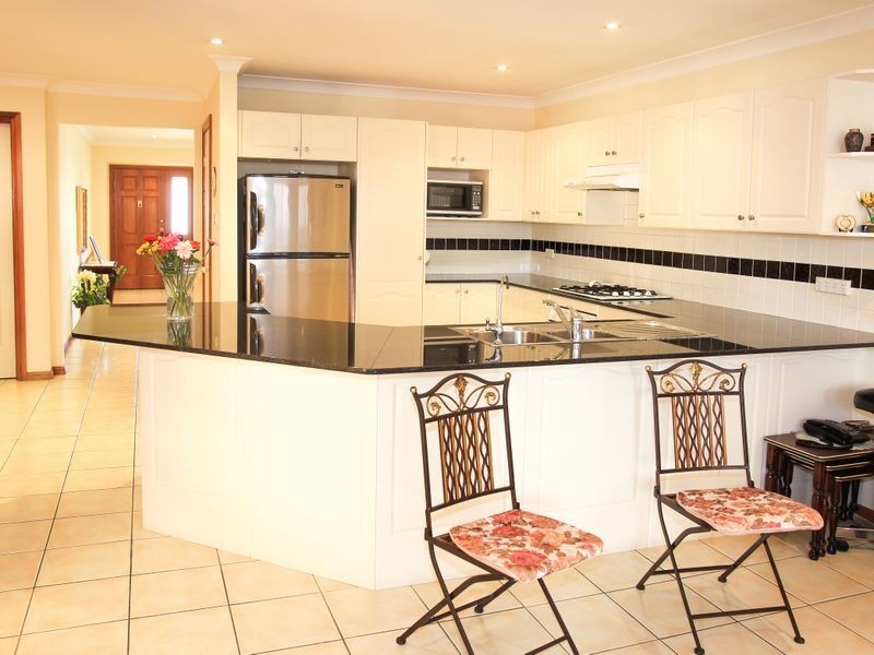 6 Palace Court, Cecil Hills NSW 2171