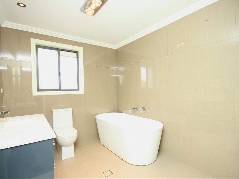 226 McIver Avenue, Middleton Grange NSW 2171