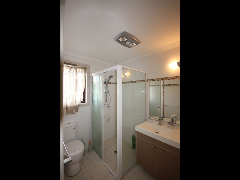 15 Dandenong Close, Bossley Park NSW 2176