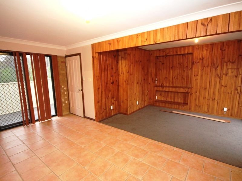 12A Ferraro Crescent, West Hoxton NSW 2171