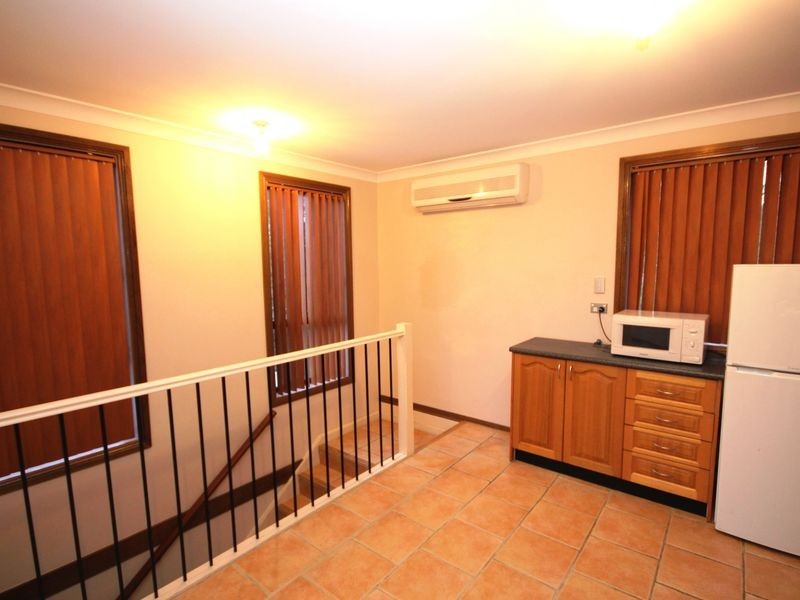 12A Ferraro Crescent, West Hoxton NSW 2171