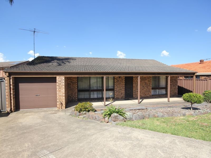 6 Loxton Place, Bossley Park NSW 2176