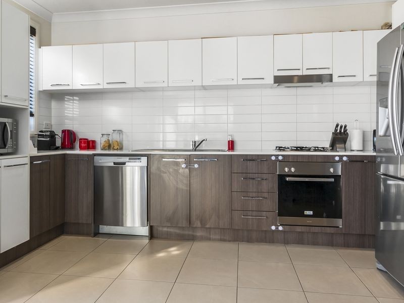 11 Cessna Avenue, Middleton Grange NSW 2171