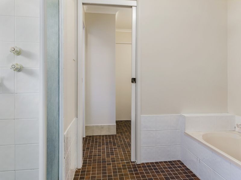 2/6 Tobruk Place, Bossley Park NSW 2176