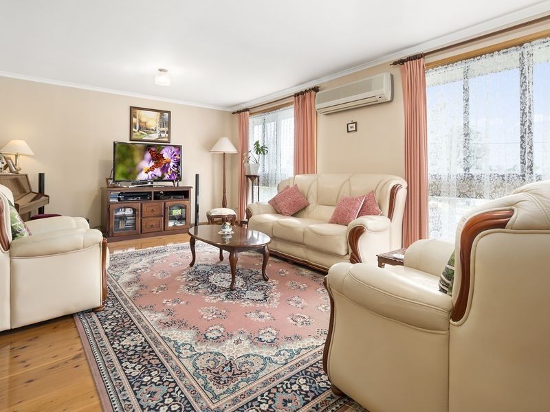 9 Quarry Road, Bossley Park NSW 2176