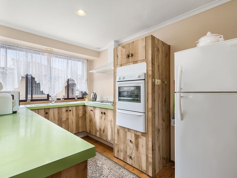 9 Quarry Road, Bossley Park NSW 2176