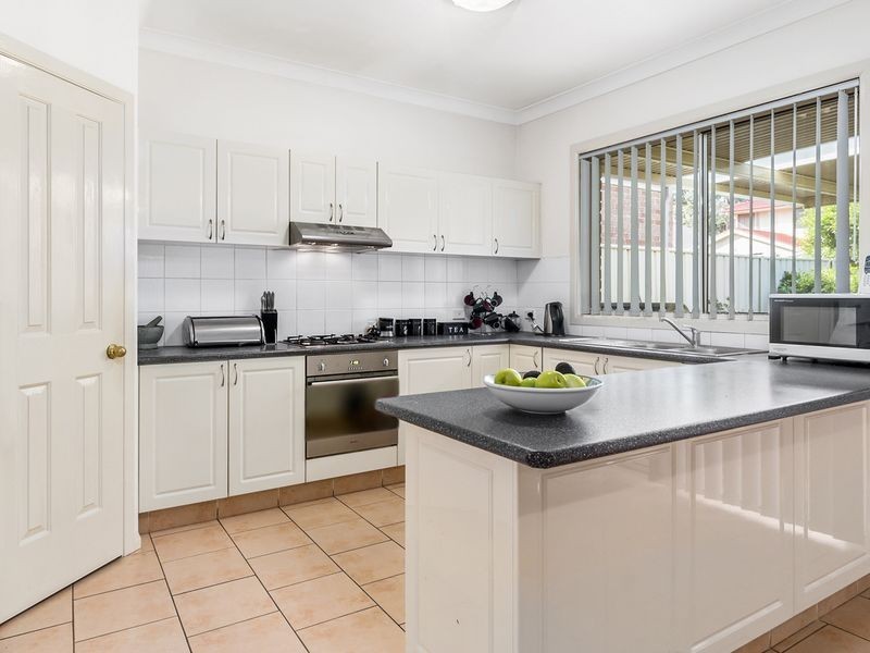 11 Ferraro Crescent, West Hoxton NSW 2171