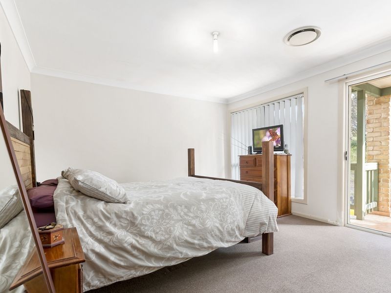 11 Ferraro Crescent, West Hoxton NSW 2171