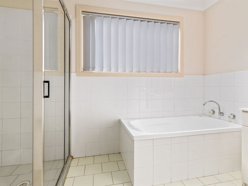 11 Ferraro Crescent, West Hoxton NSW 2171