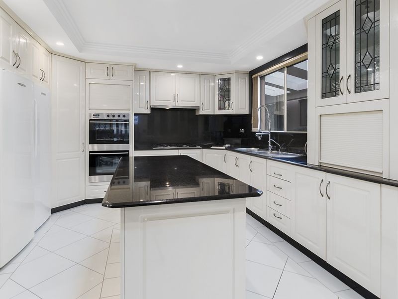33 Solander Avenue, West Hoxton NSW 2171