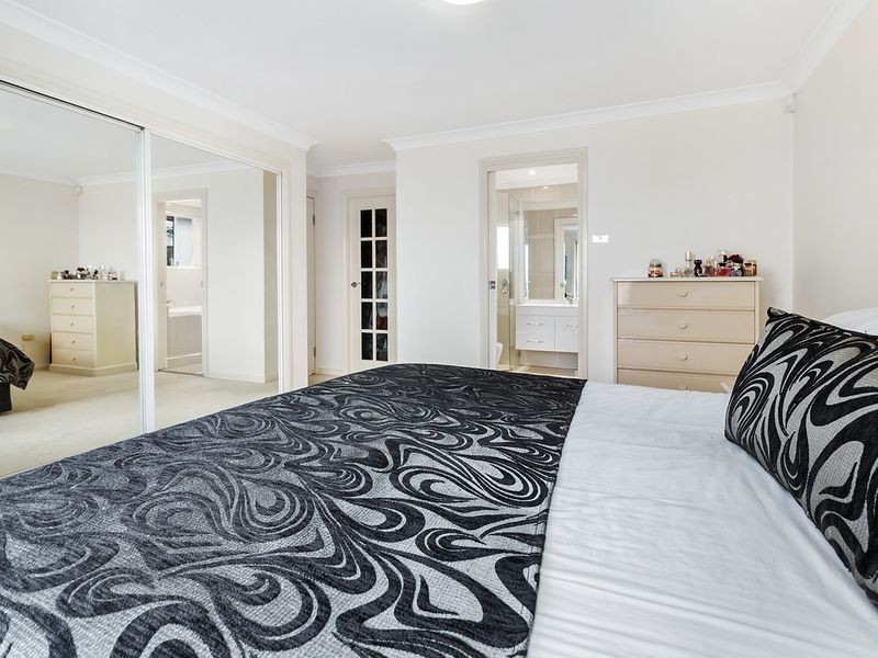 33 Solander Avenue, West Hoxton NSW 2171