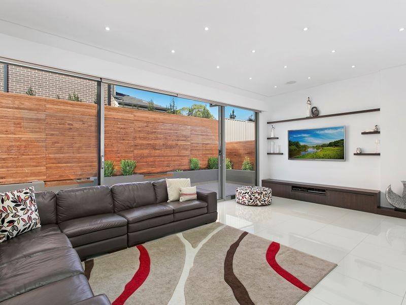 64 Bird Walton Avenue, Middleton Grange NSW 2171