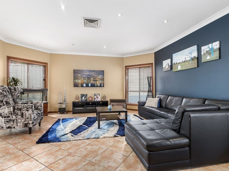 18 Yarra Place, Prestons NSW 2170