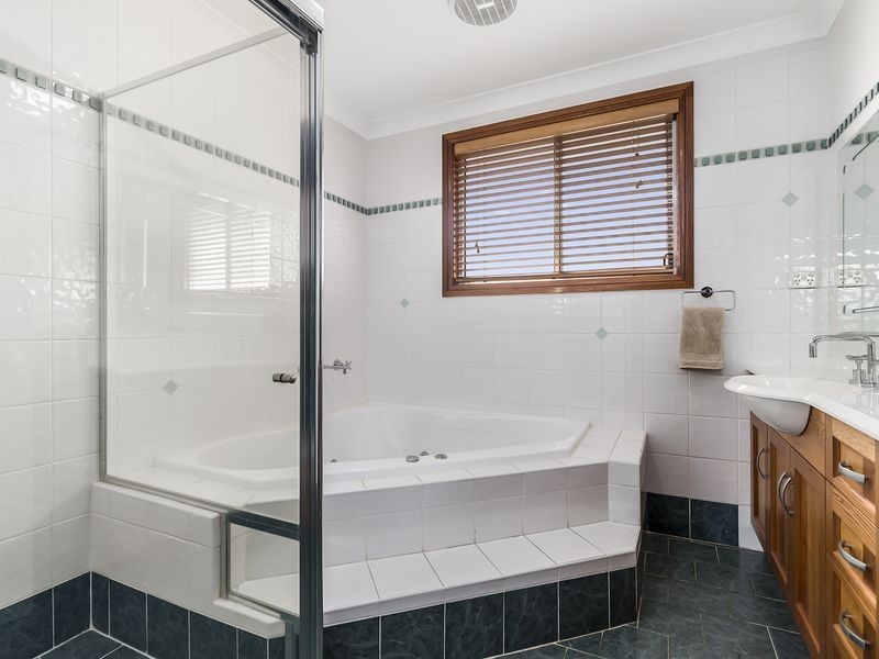 18 Yarra Place, Prestons NSW 2170