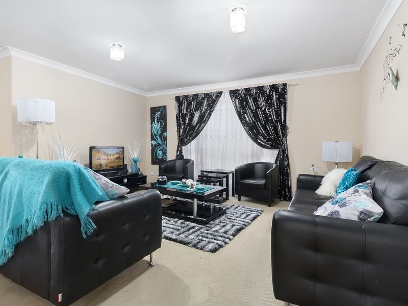 16 Mitchell Drive, West Hoxton NSW 2171