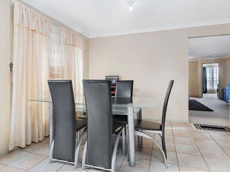 16 Mitchell Drive, West Hoxton NSW 2171