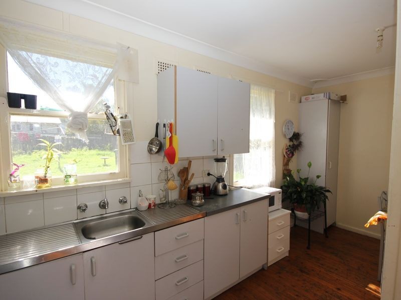 43 Hillview Parade, Lurnea NSW 2170