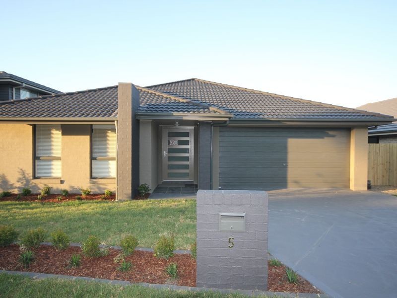 5 Mertell Drive, Edmondson Park NSW 2174