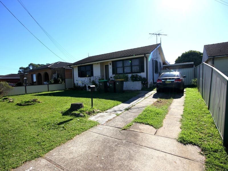 45 Hillview Parade, Lurnea NSW 2170