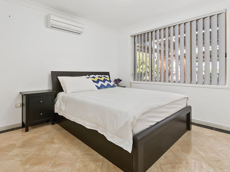 11 Morgan Close, Prairiewood NSW 2176