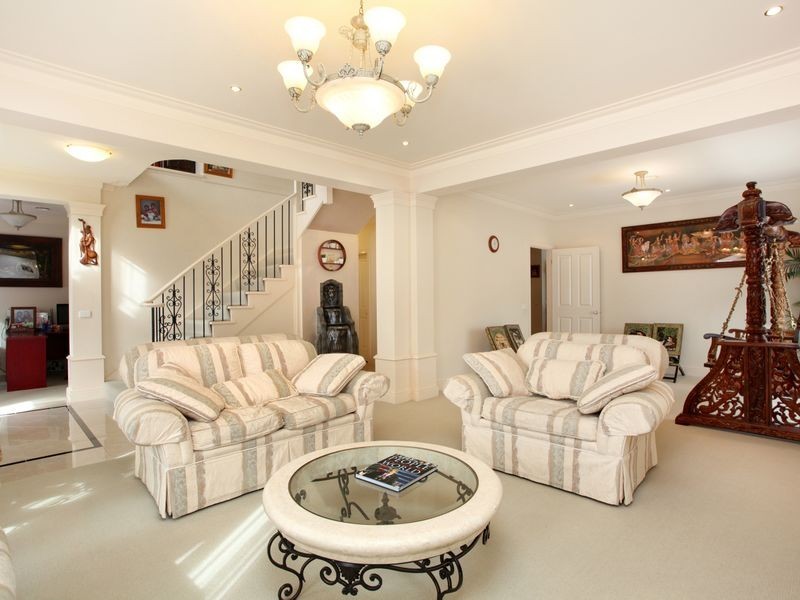43 Kwinana St, Glen Waverley VIC 3150