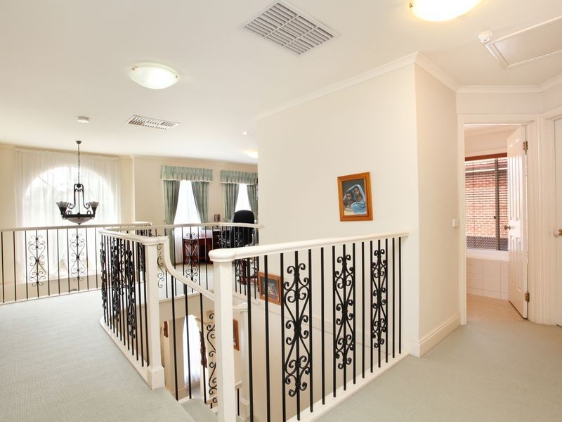 43 Kwinana St, Glen Waverley VIC 3150